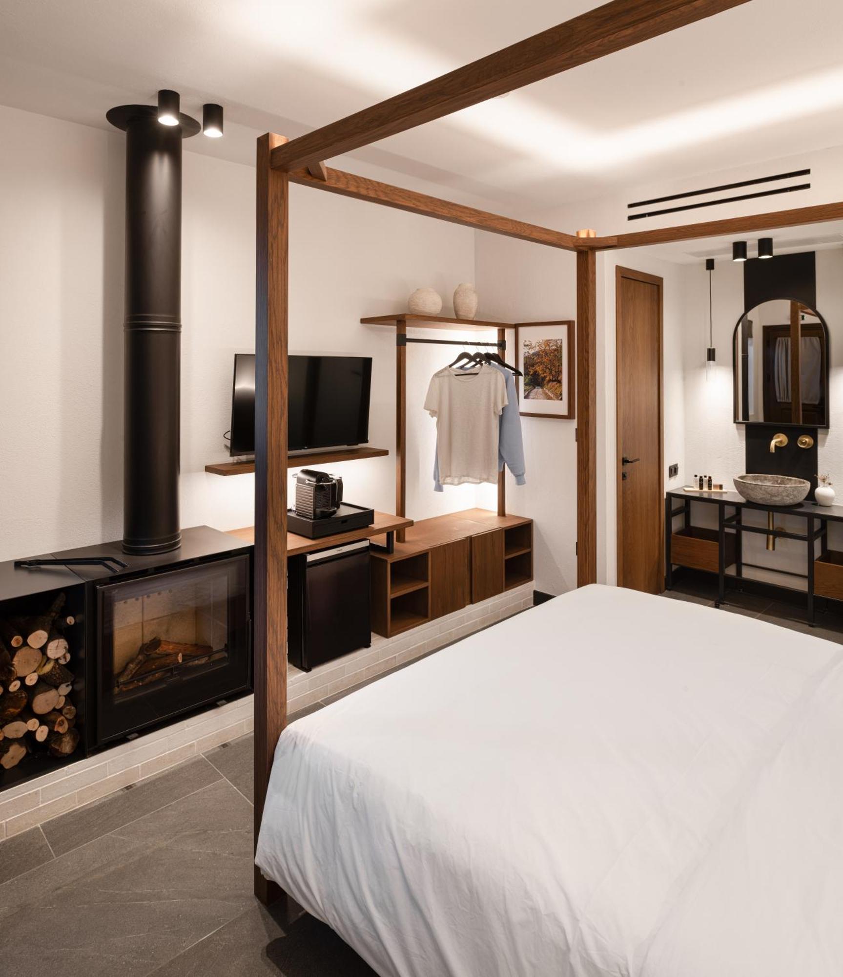 Unedo All Seasons Boutique Hotel Palaios Panteleimonas Exterior photo