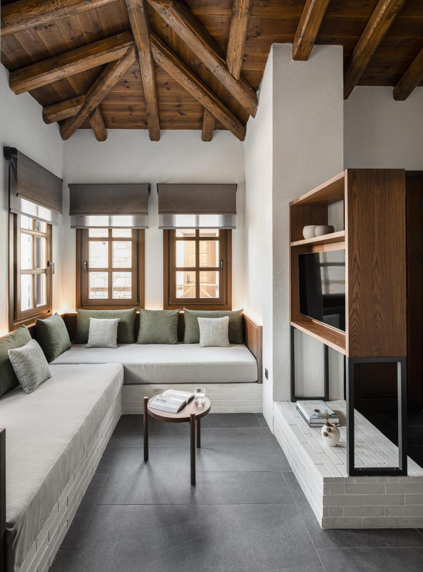 Unedo All Seasons Boutique Hotel Palaios Panteleimonas Exterior photo